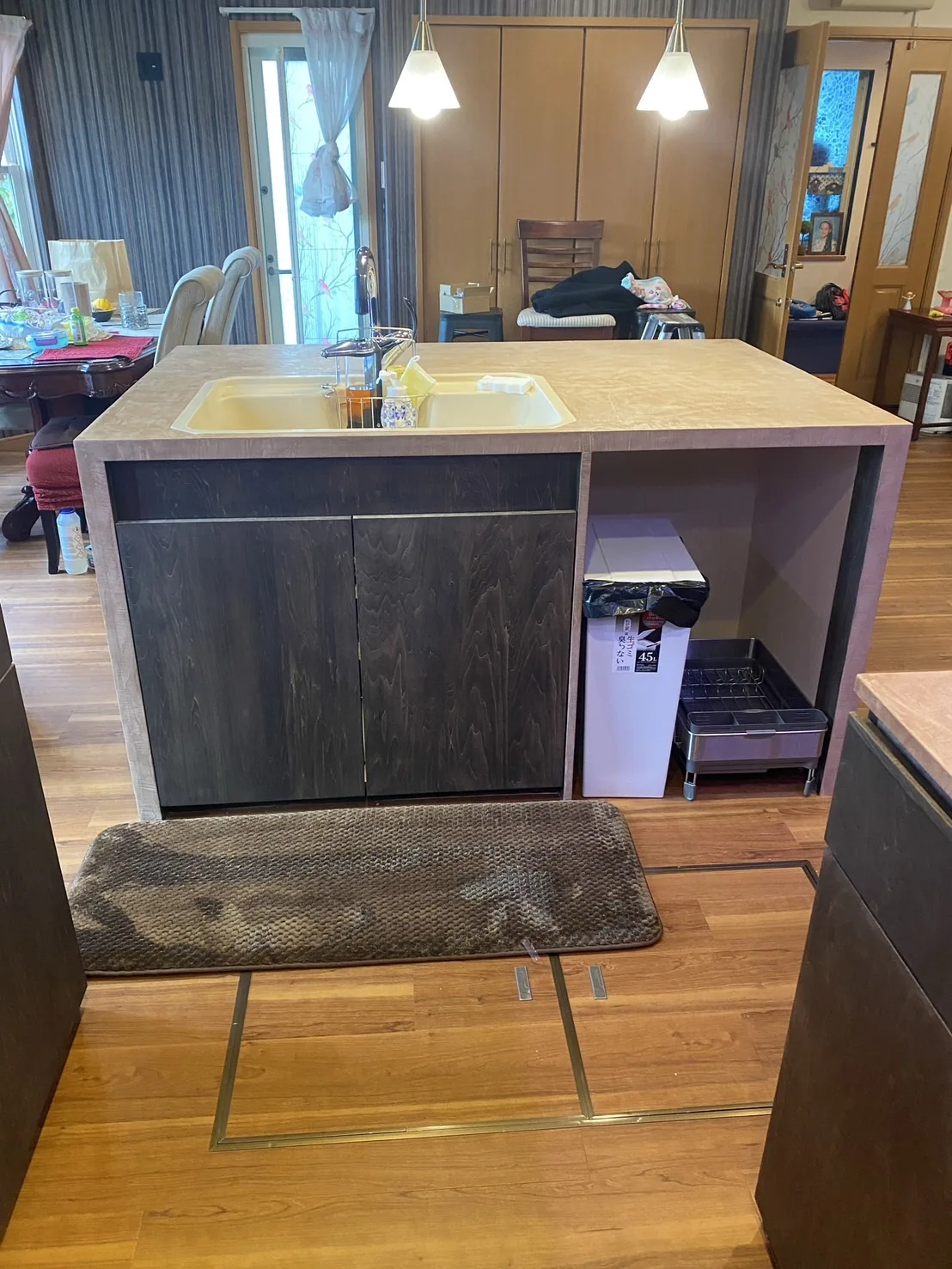 造作アイランドキッチン 収納 After